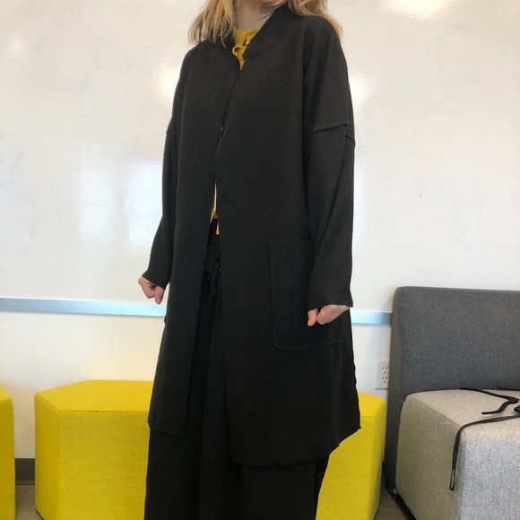 Black Oversized Coat with pockets - Picture 2 of 5